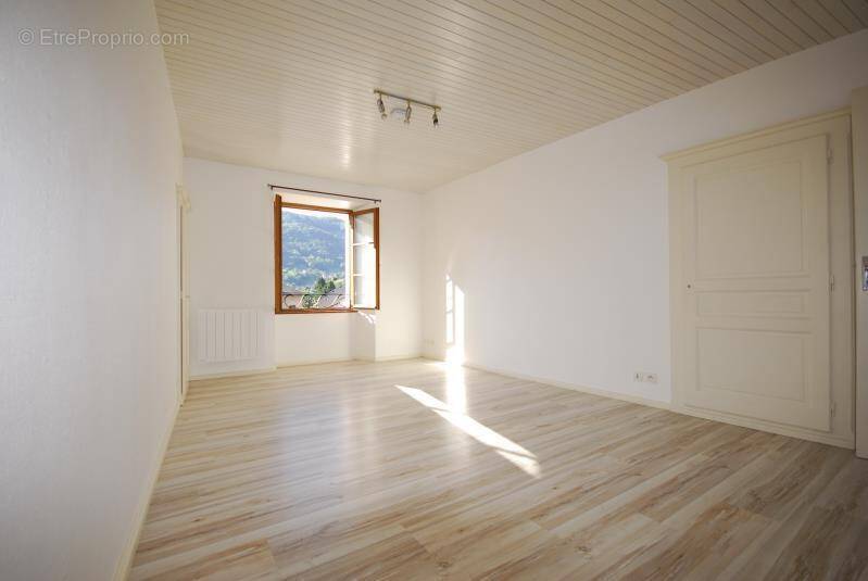 Appartement à LA ROCHETTE