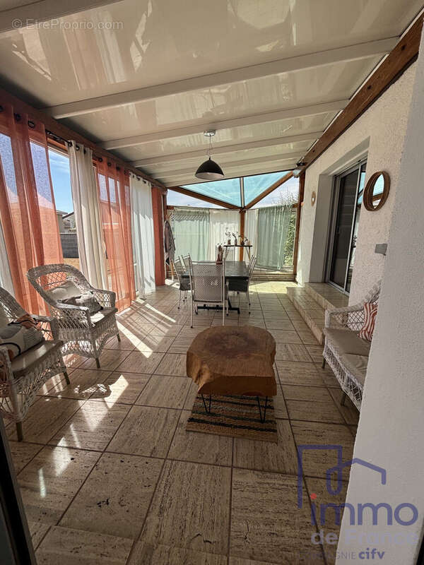 Maison 156 m² à Veauche  - photo 7
