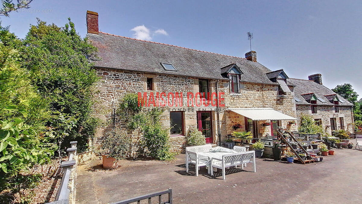 Maison à BAZOUGES-LA-PEROUSE