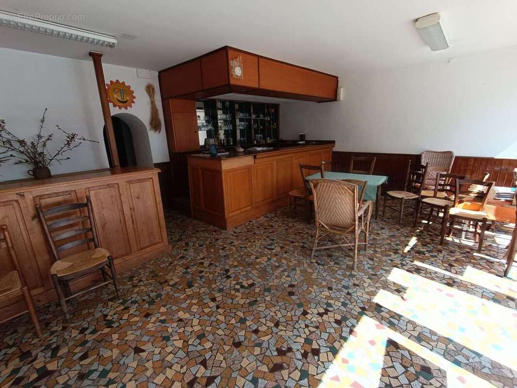 Maison à SAINT-MARTIN-LA-MEANNE