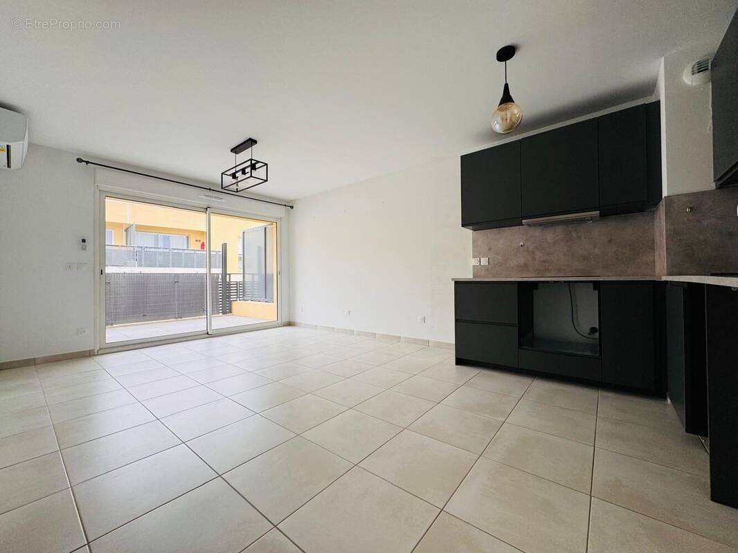 Appartement à VILLENEUVE-LES-AVIGNON