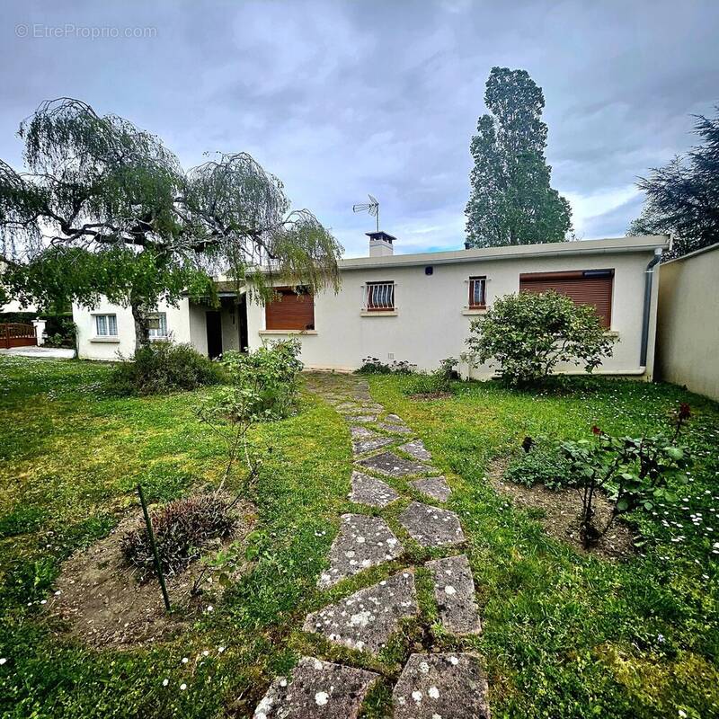 Maison à SAINT-GERMAIN-LES-ARPAJON