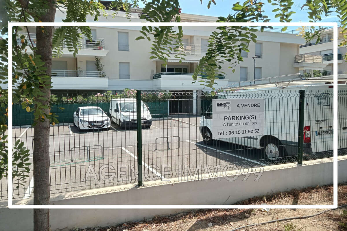 Parking à MANDELIEU-LA-NAPOULE