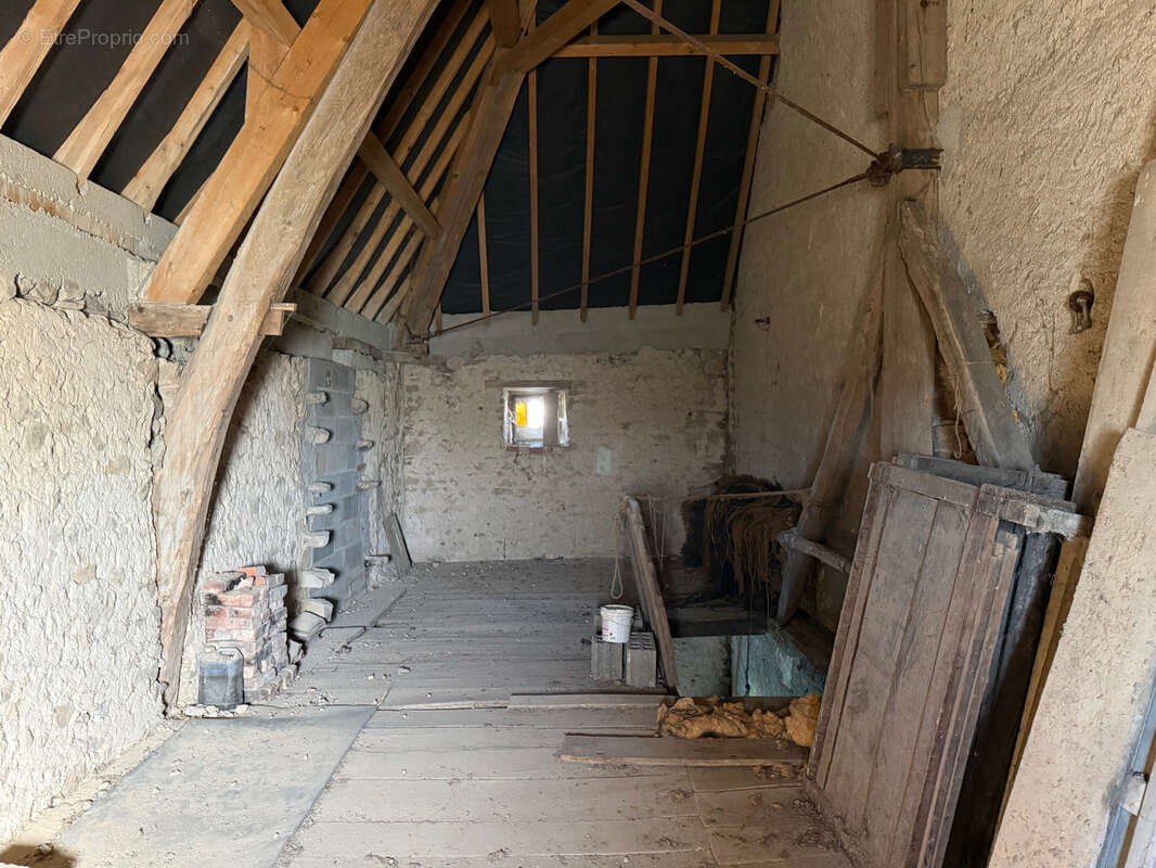 Maison à ARS-LES-FAVETS