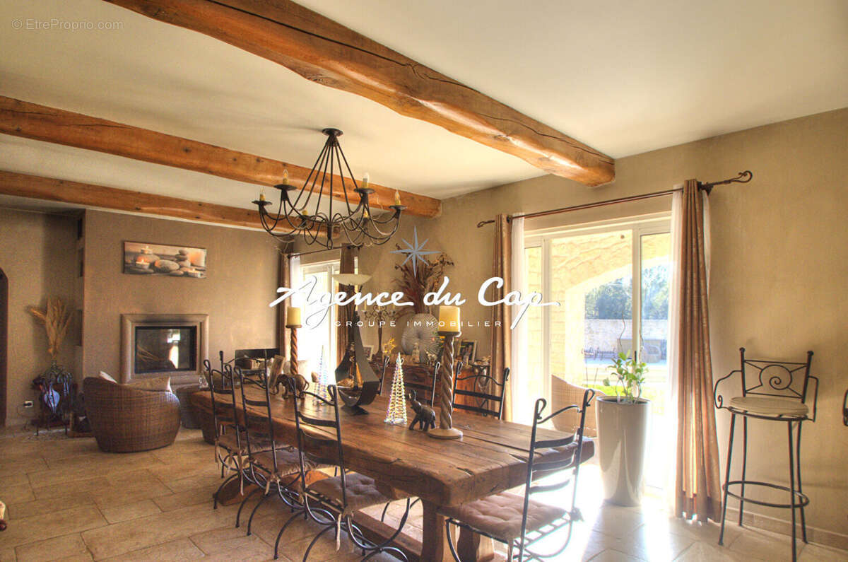 Maison à BAGNOLS-EN-FORET