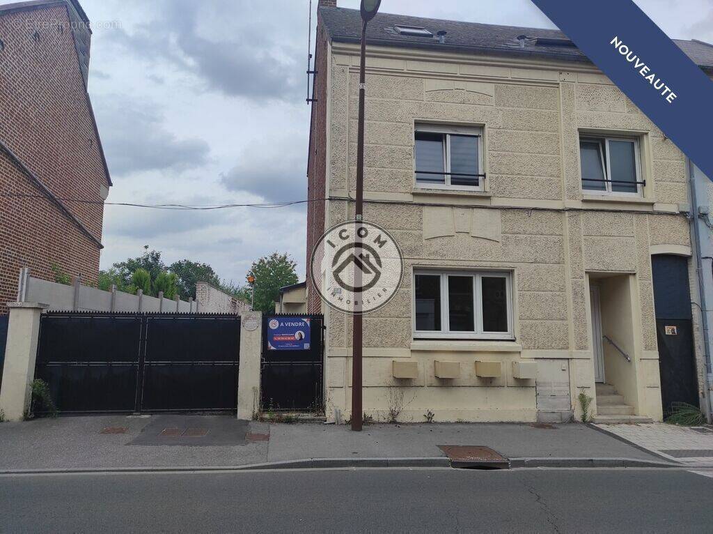 Maison à AULNOYE-AYMERIES