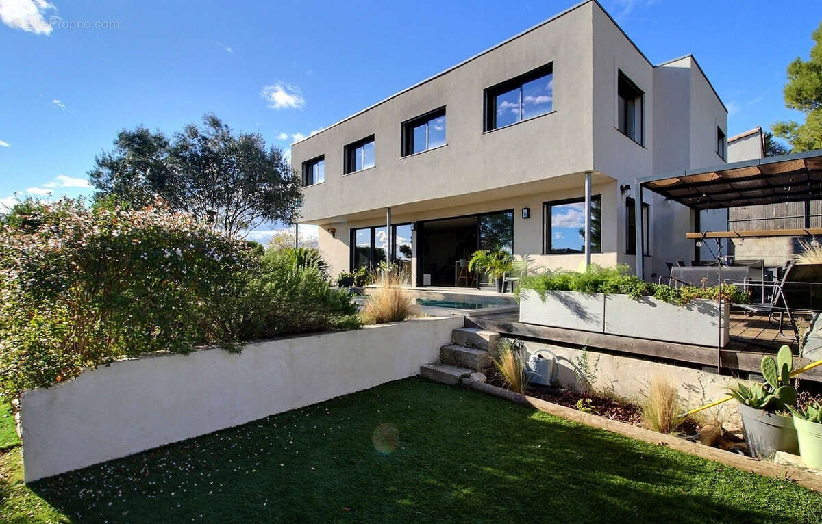 Maison à COMBAILLAUX