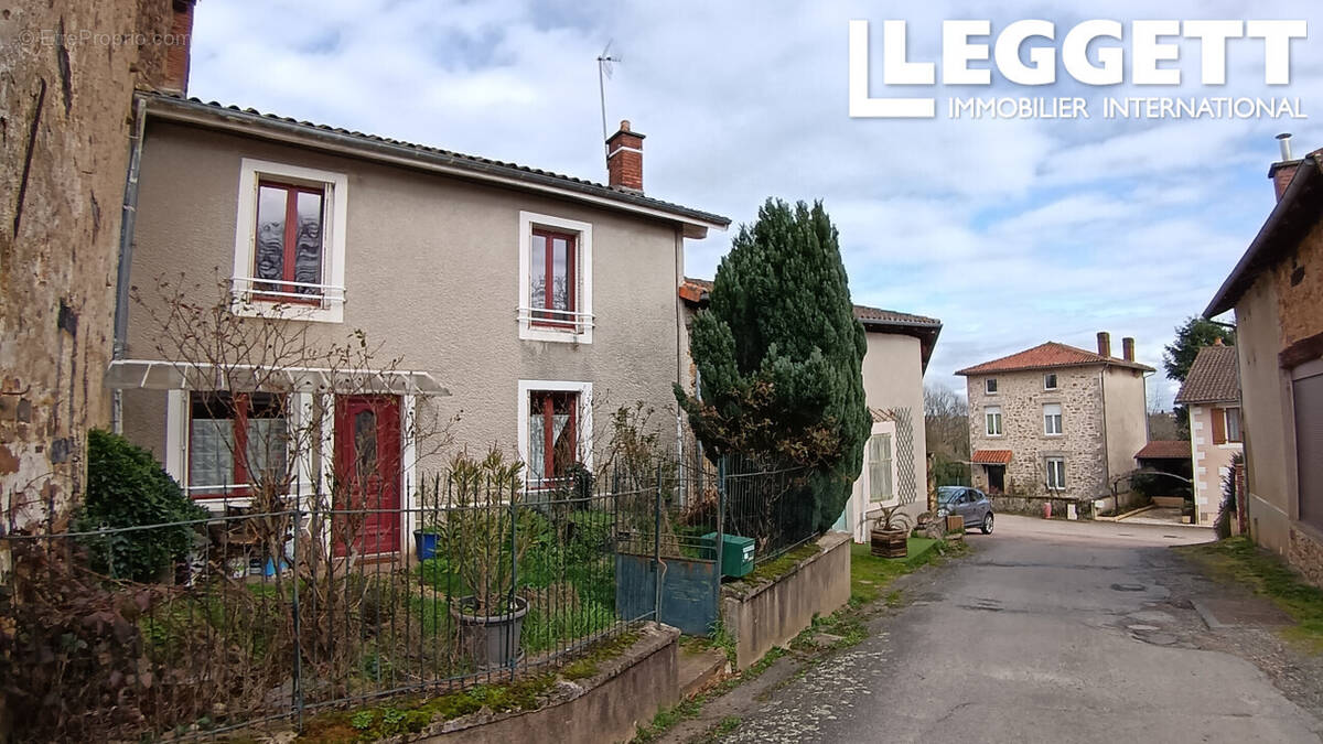 Maison à CHAILLAC-SUR-VIENNE