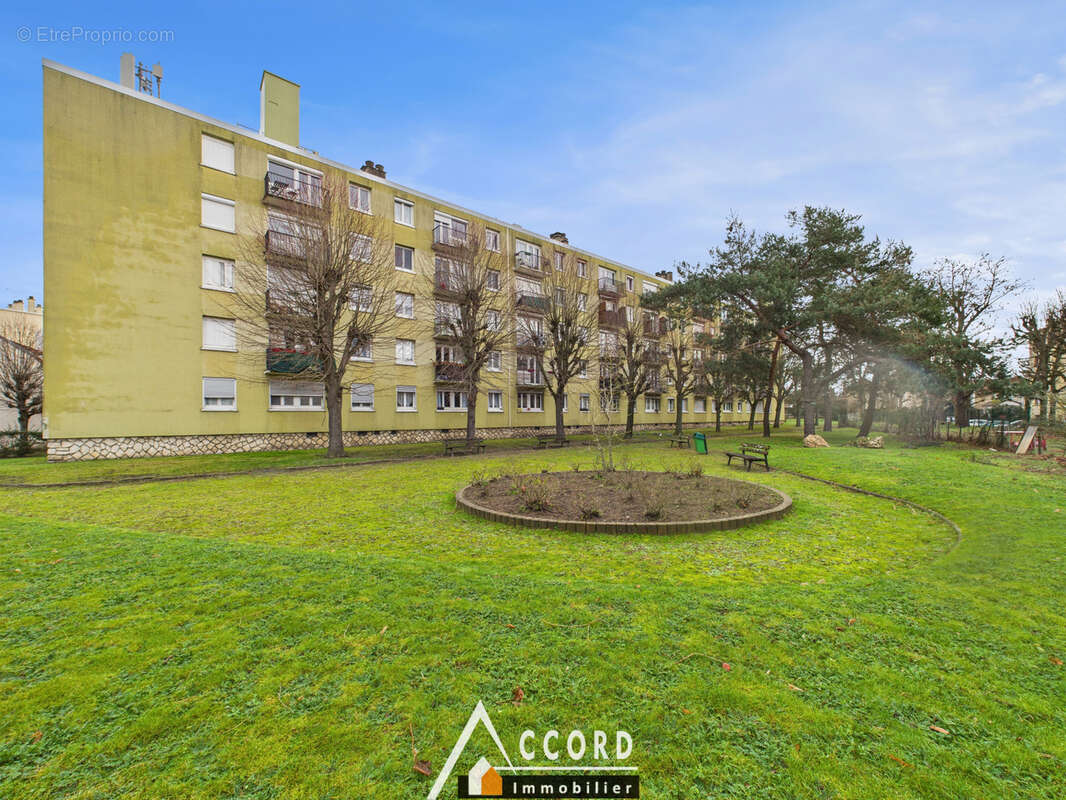 Appartement à SARTROUVILLE