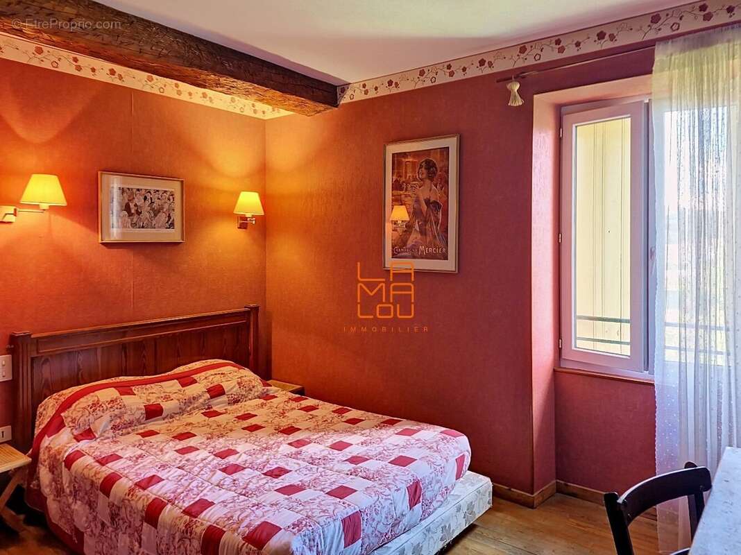 Maison de Maitre, pleine de Charme, avec jardin, cour, dépendances... - photo 18