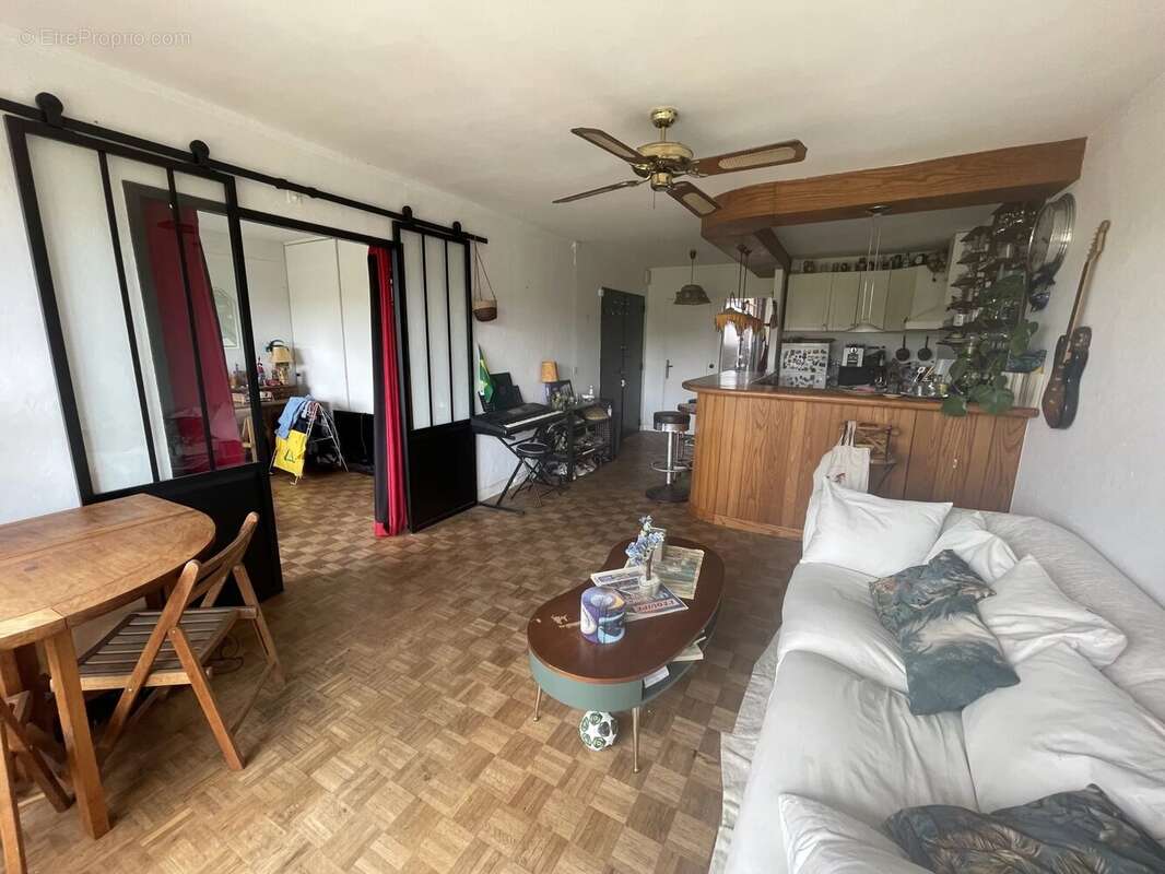 Appartement à PARIS-14E