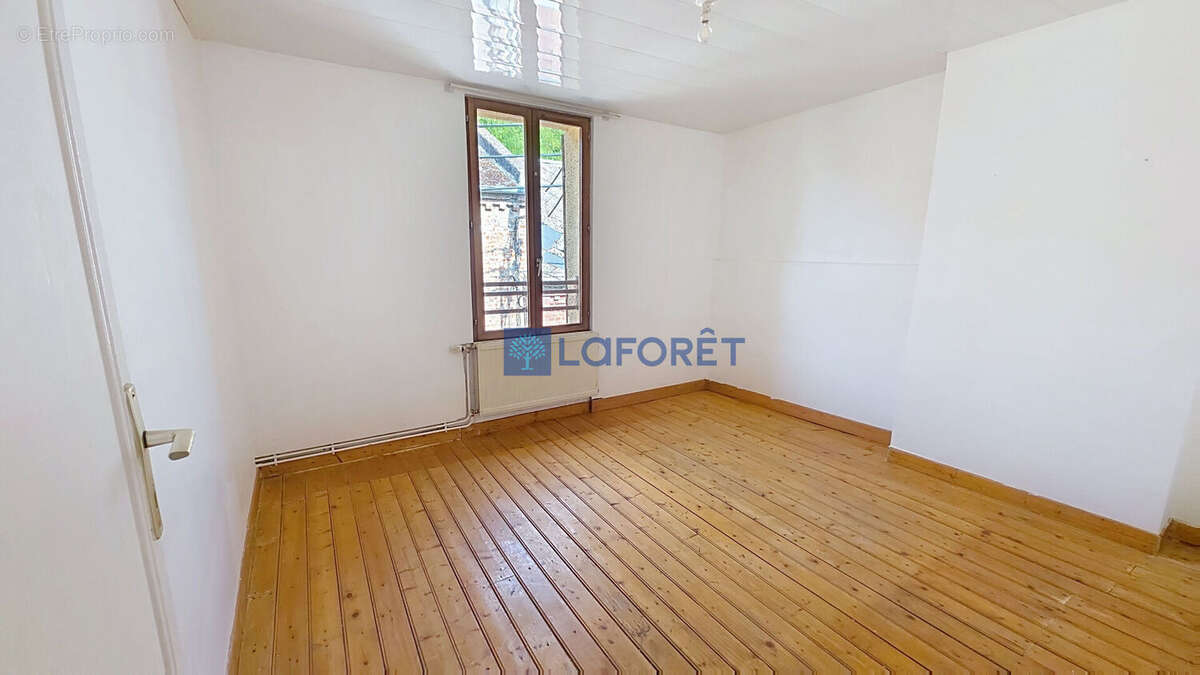 Maison à LA FERE