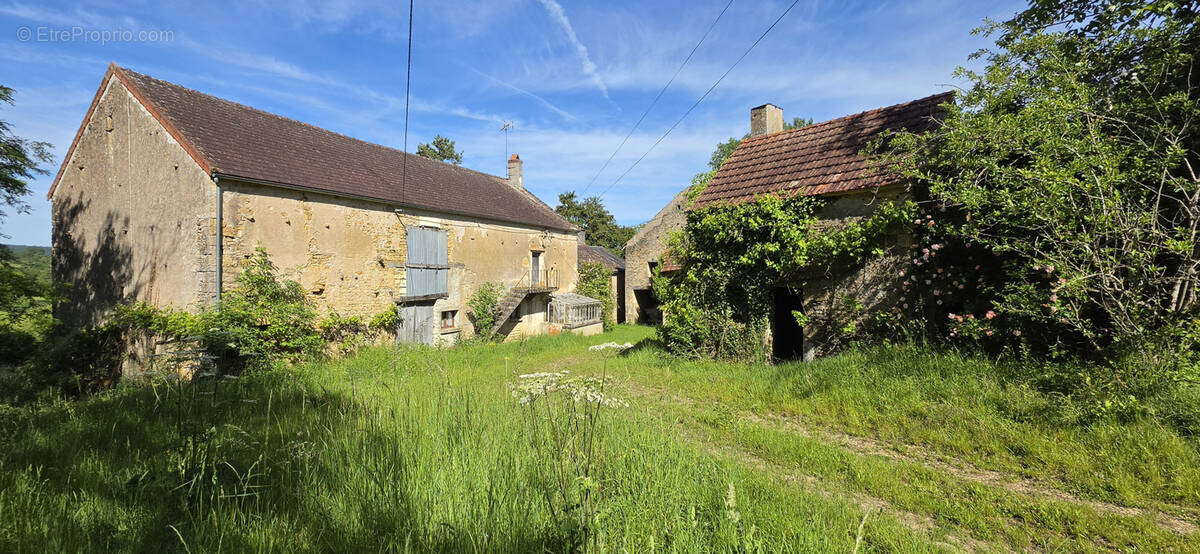 Maison à NUARS