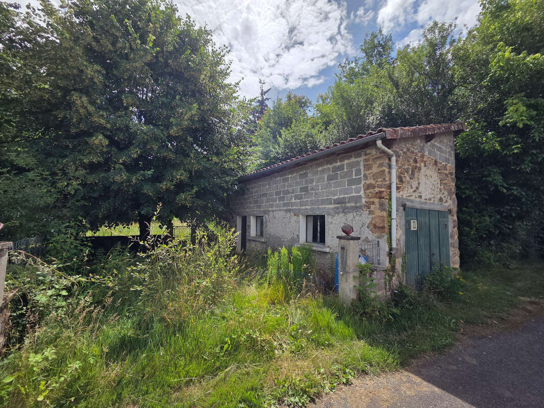 Maison à SAINT-LAURENT-SUR-GORRE