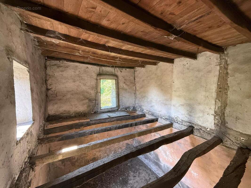 Maison 60 m² à Clarafond-Arcine  - photo 4