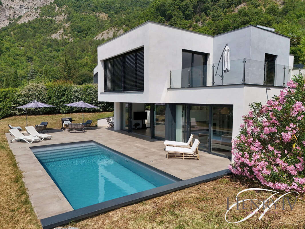 Maison à LA TRONCHE