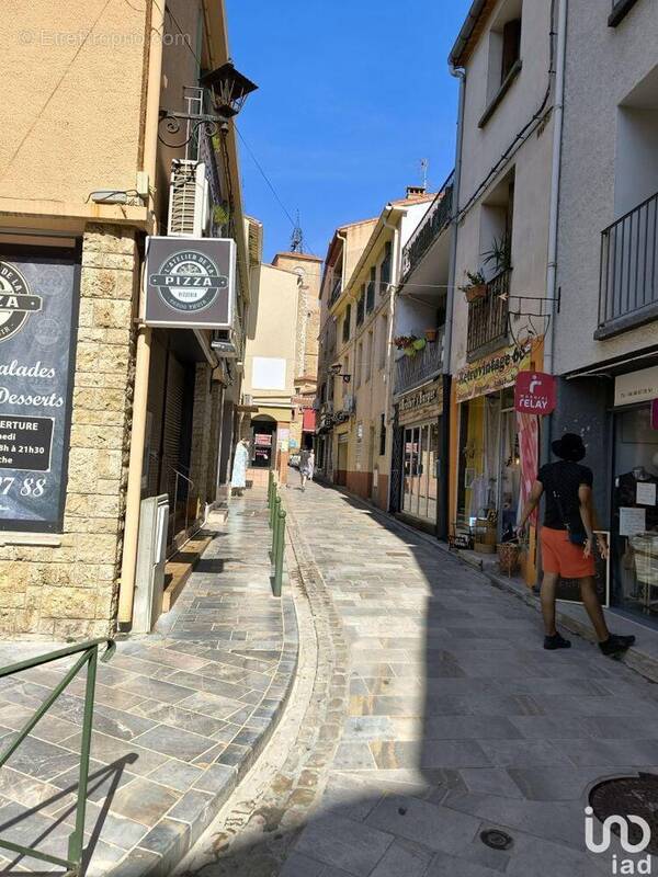 Photo 1 - Commerce à THUIR