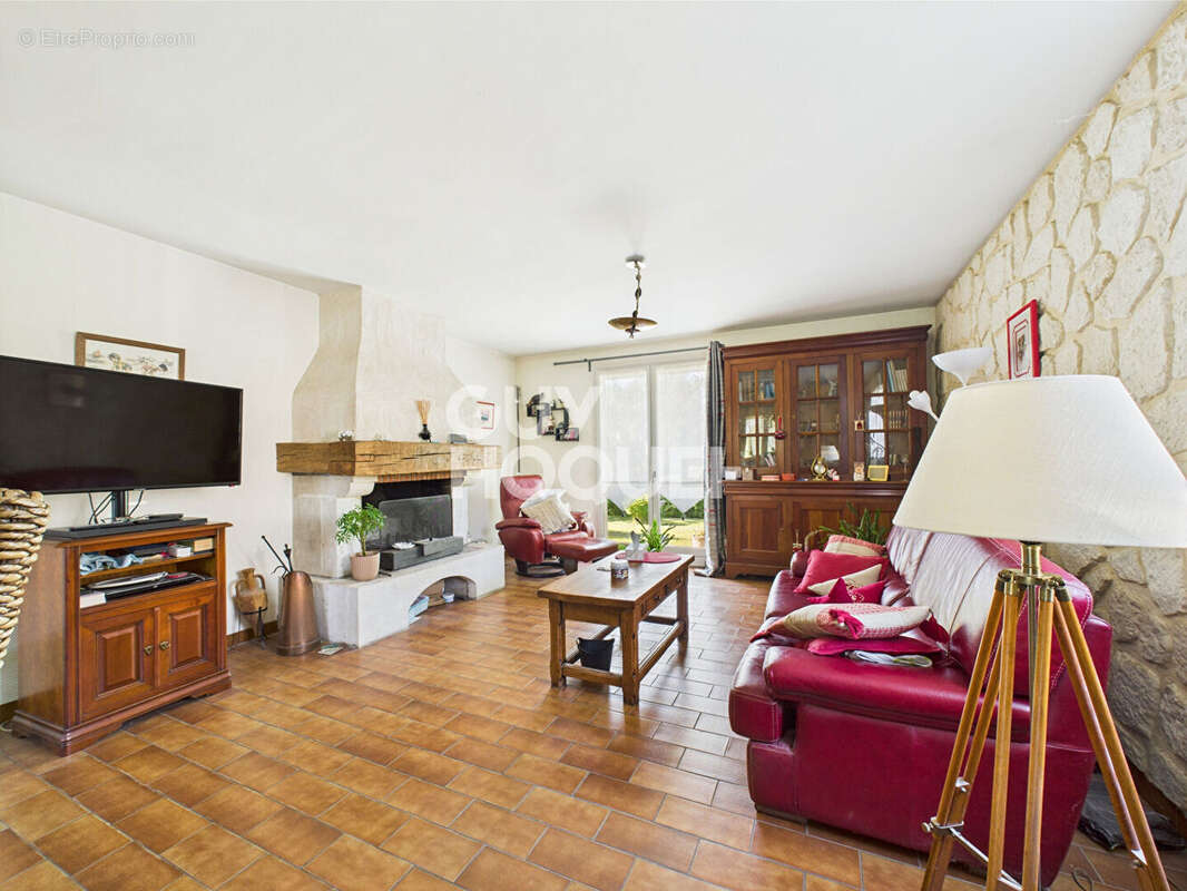 À vendre : Maison spacieuse à Bardouville - 5 chambres et jardin ! - photo 3