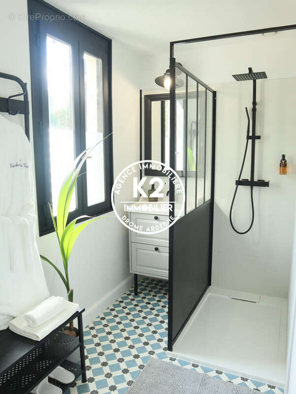 Maison à MONTELIMAR