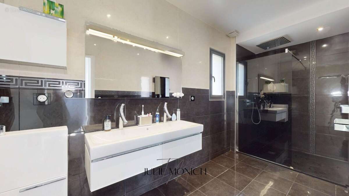 Maison à SAINT-GENIS-DES-FONTAINES