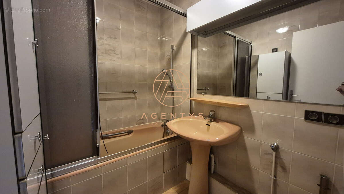 Appartement à LE PERREUX-SUR-MARNE