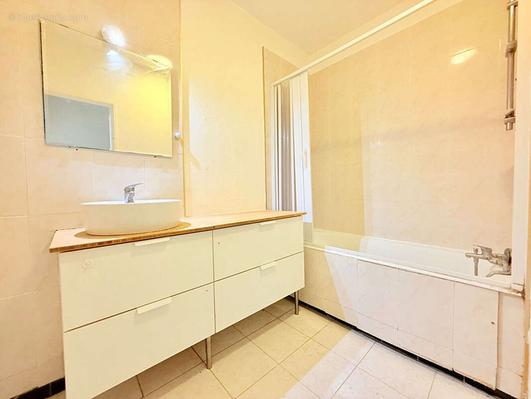 Clichy - rez-de-jardin  avec terrasse de 15 m² plein sud-est, sans vis-à-vis & au calme absolu - photo 8