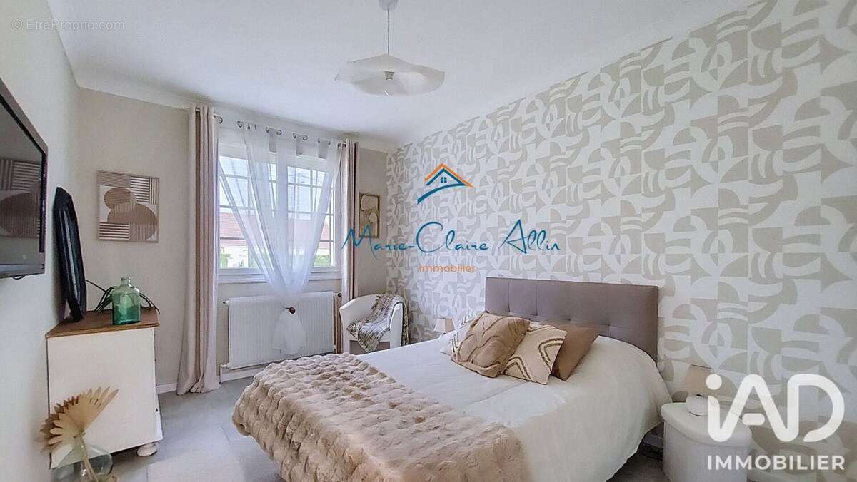Maison 169 m² à Saint-Laurent-Nouan  - photo 8