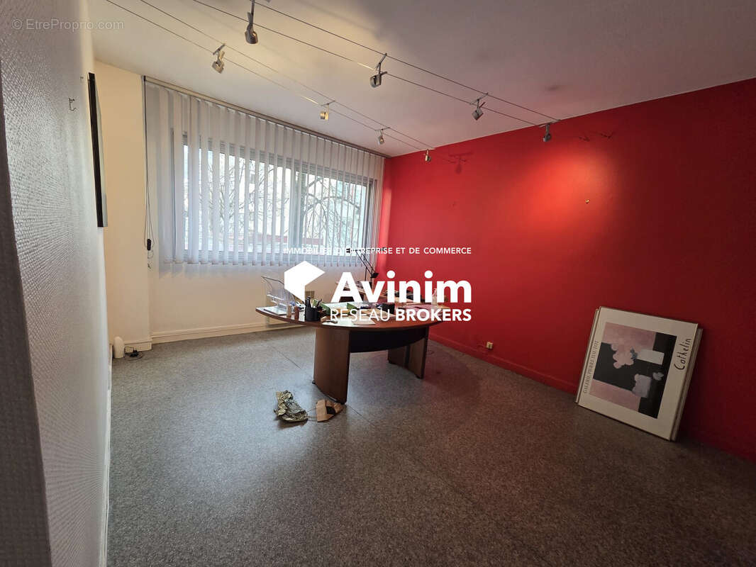 Commerce 214 m² à Annecy  - photo 2