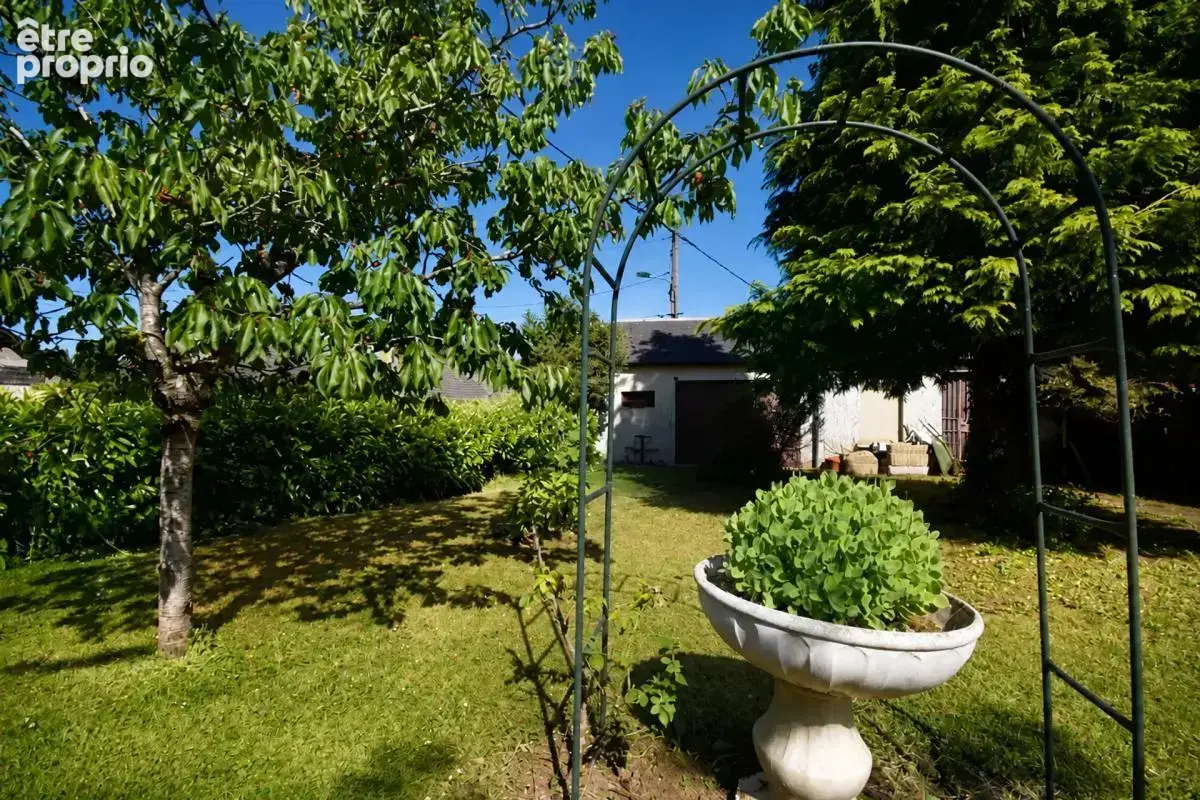 Maison Bourgeoise de 8 pièces de 185 m² à Châteaumeillant - photo 1