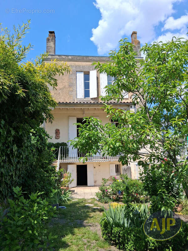 Maison à PAUILLAC