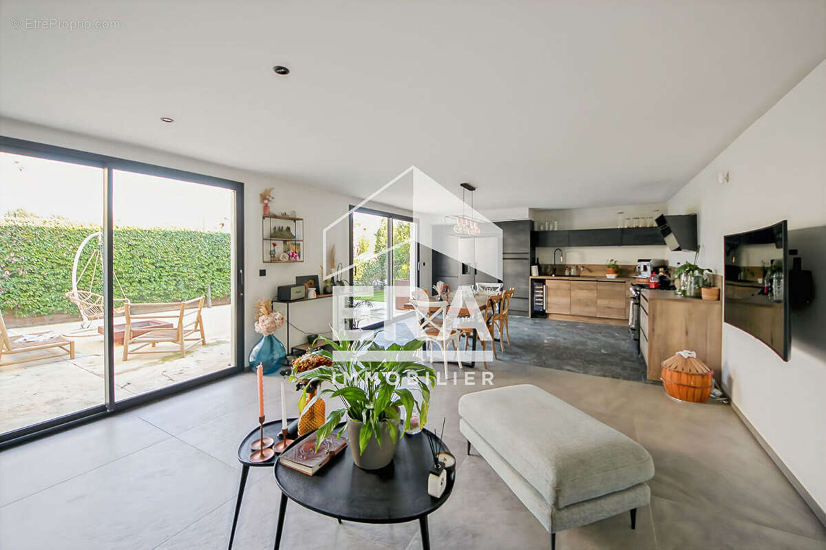 Maison à CHATEAURENARD