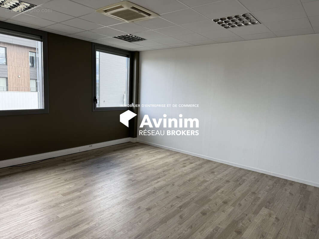 Commerce à SAINTE-FOY-LES-LYON