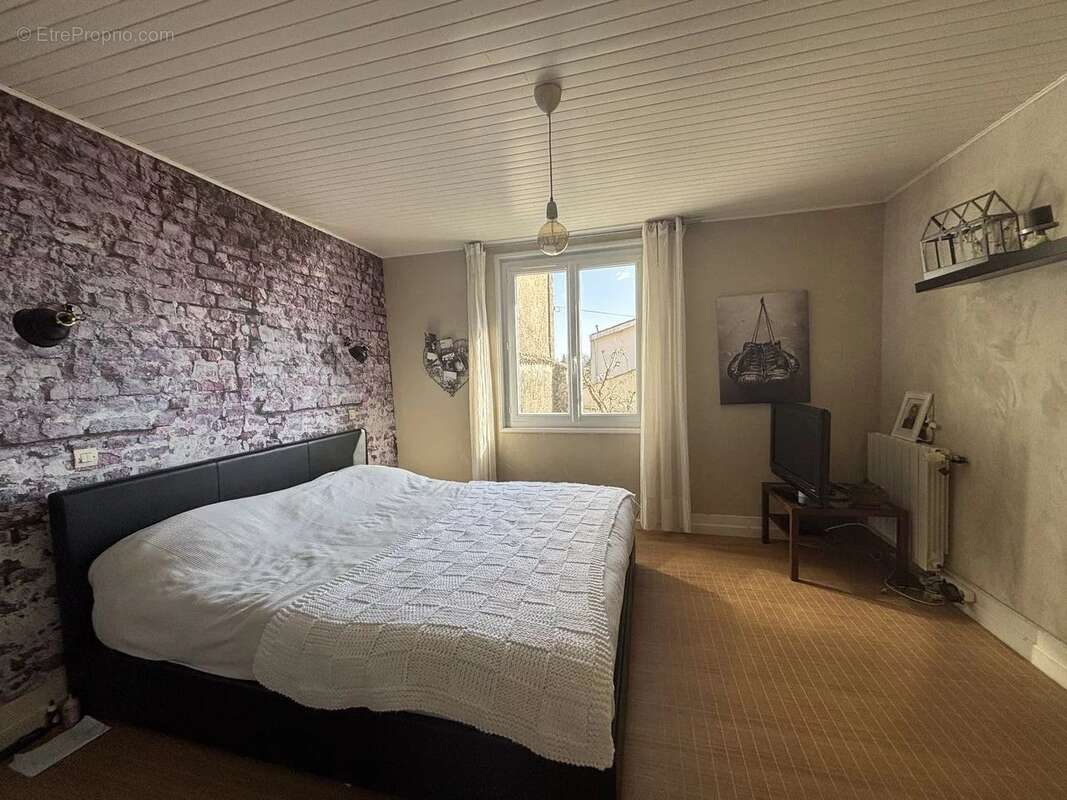 Maison à SAINTE-BAZEILLE