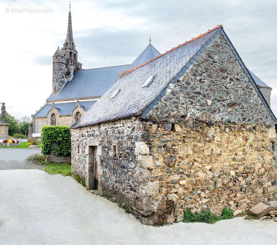DEPENDANCE NON ATTENANTE - Maison à LA CHAPELLE-NEUVE