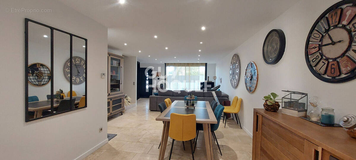 Maison à L&#039;ISLE-SUR-LA-SORGUE