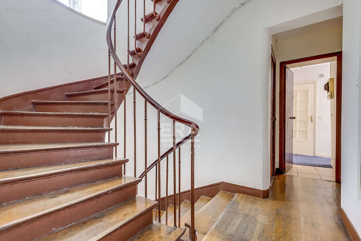 Appartement à PARIS-17E
