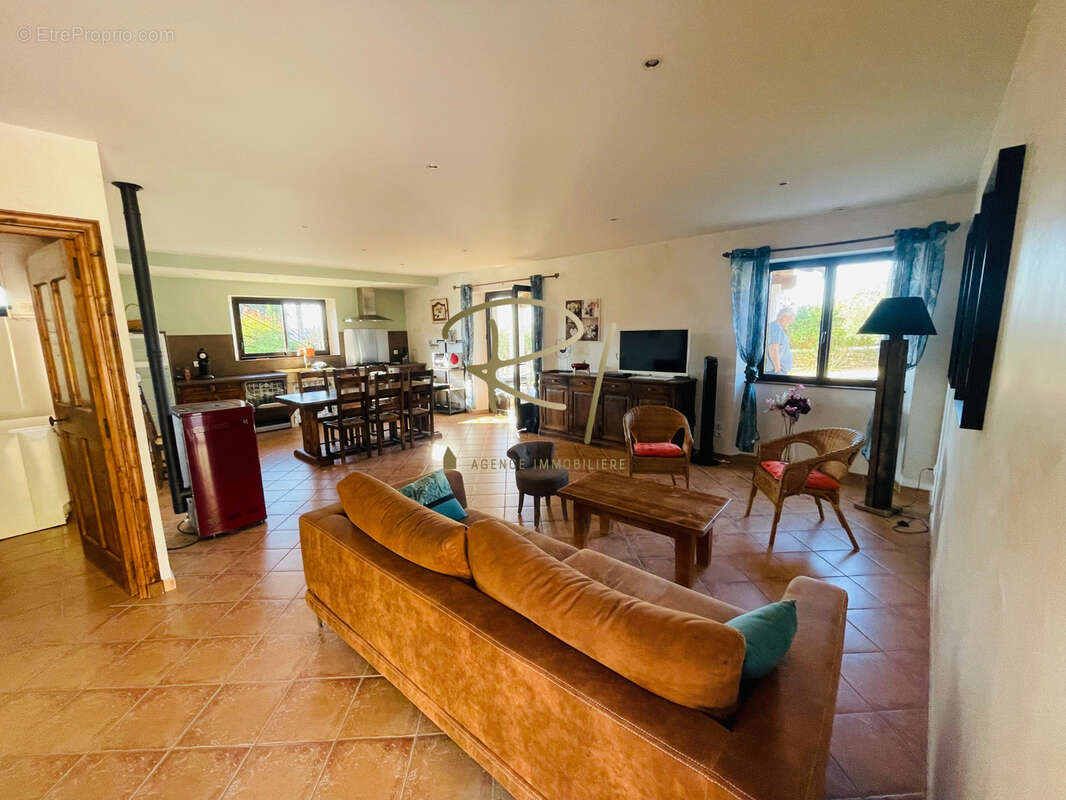 Maison à ORGNAC-L'AVEN