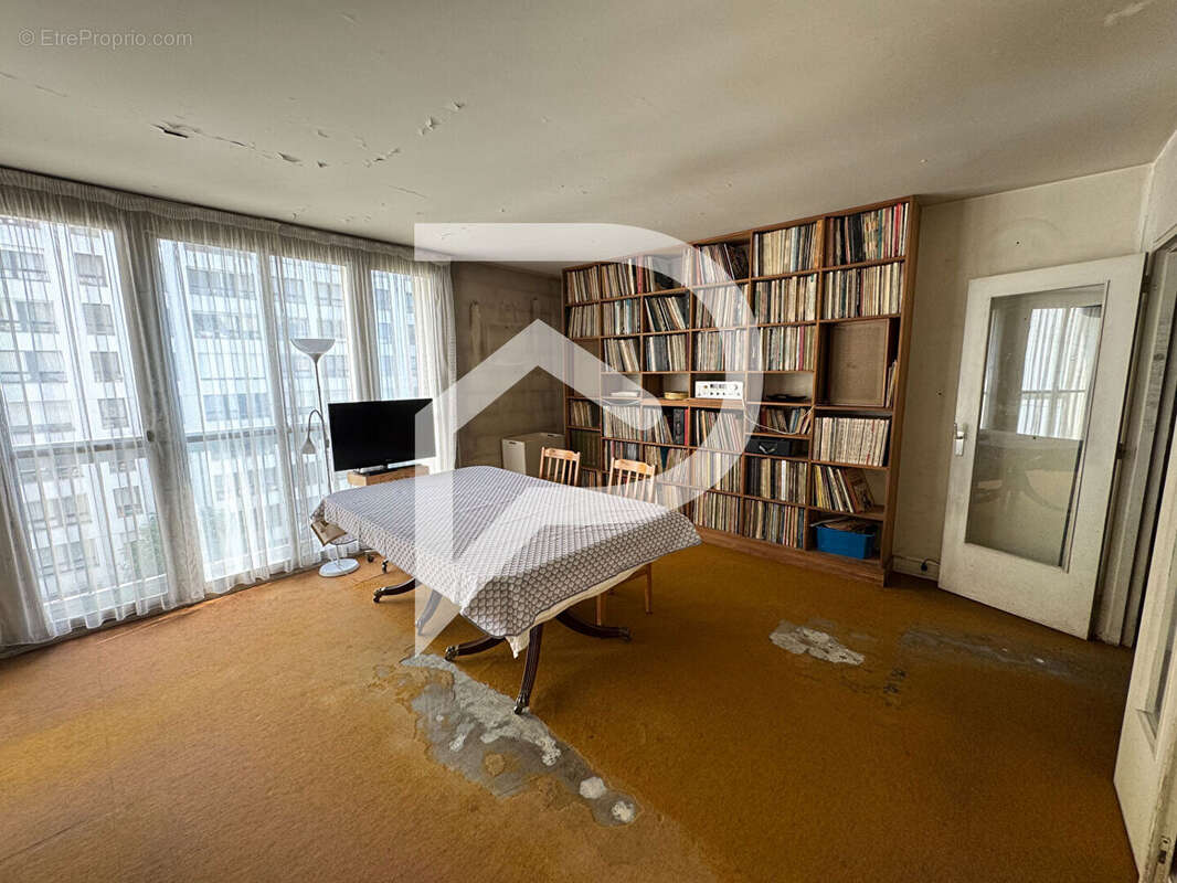 Appartement à PARIS-19E