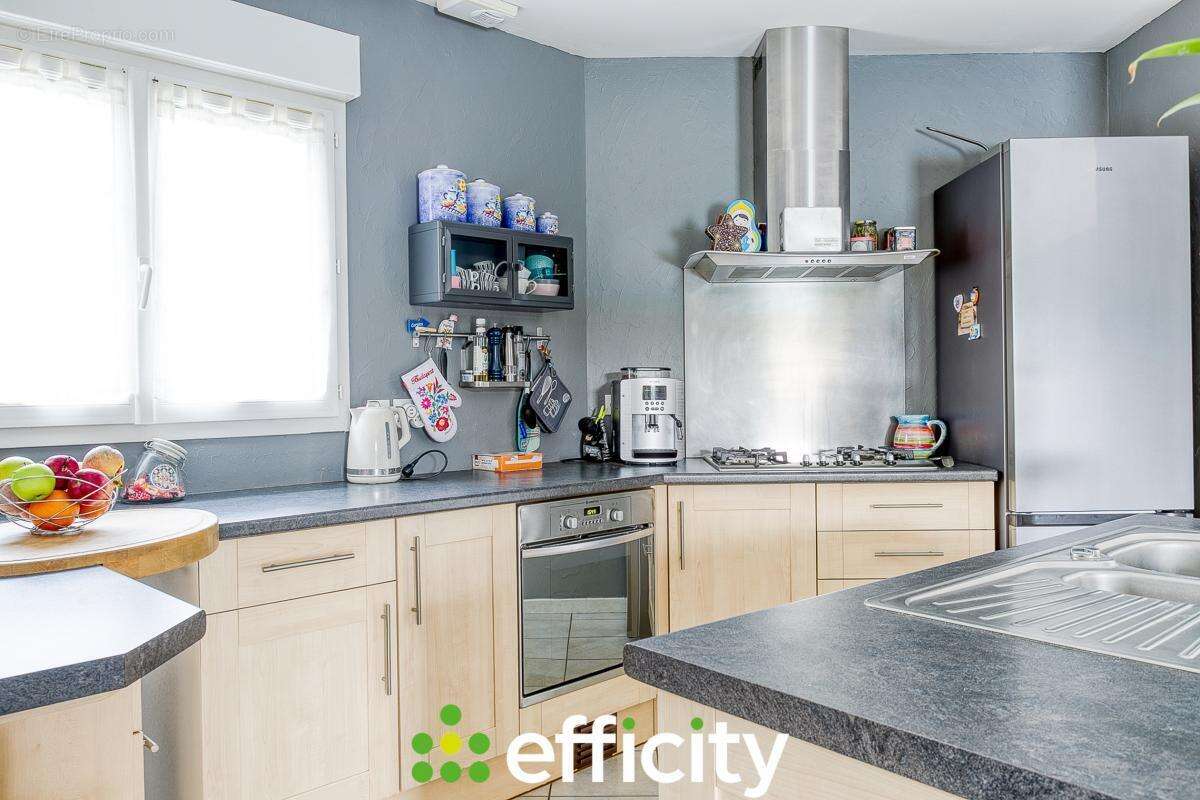 Maison à AUBERIVES-SUR-VAREZE