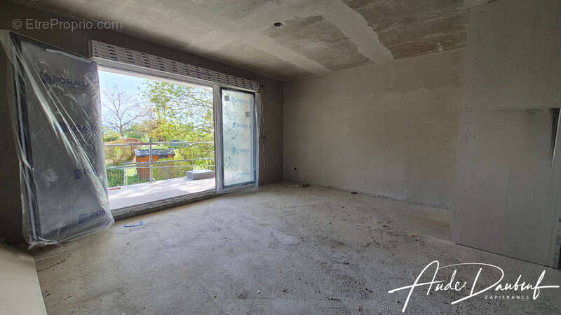 Les Ollières - Appartement T4 de 82 m2 avec terrasse de 11 m2, vue sur campagne - photo 4