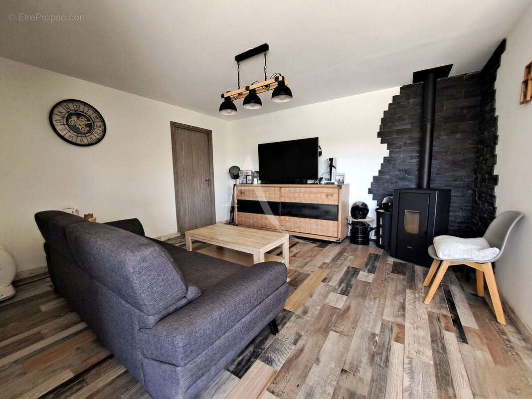Maison à MESNARD-LA-BAROTIERE