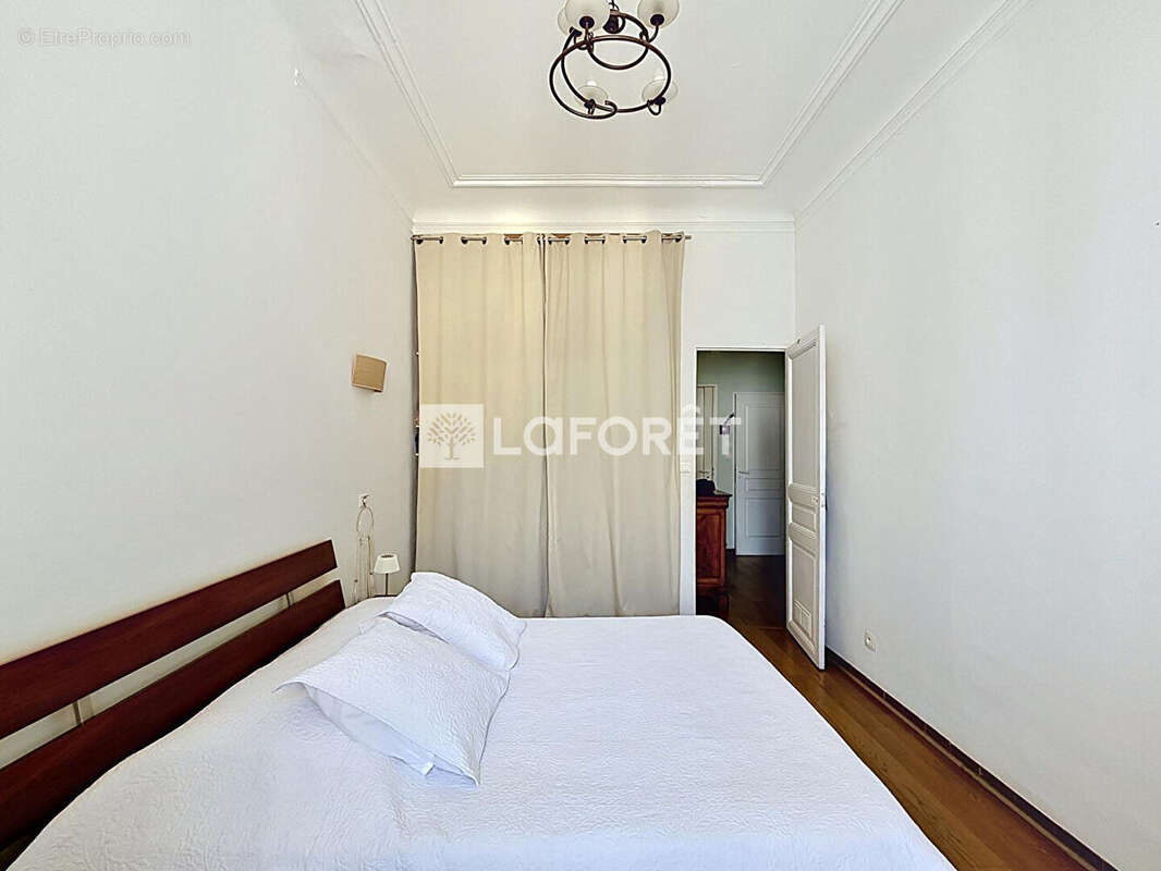Appartement à MARSEILLE-7E