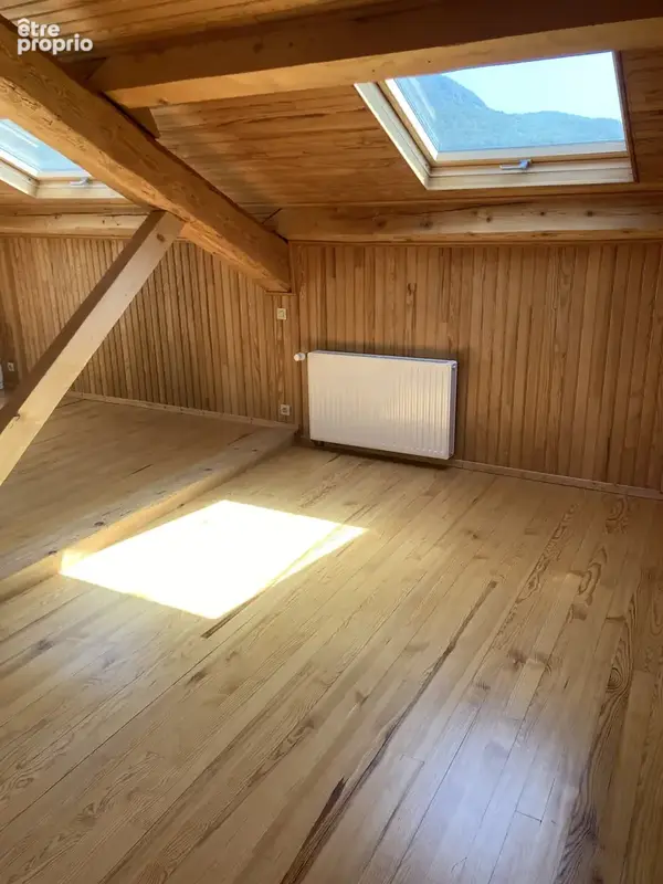 Propriété exceptionnelle en bord de rivière avec 3 appartements, grands garages et magnifique jardin à Axat - photo 30
