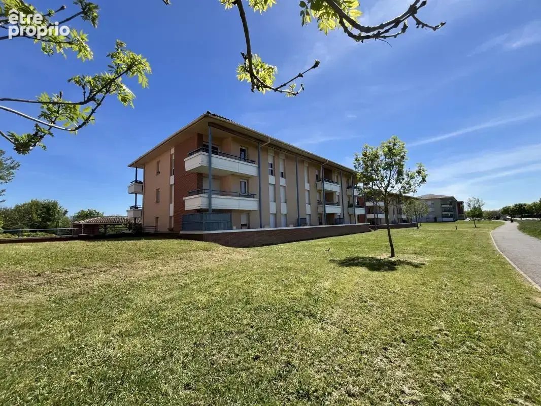 Appartement à LA SALVETAT-SAINT-GILLES
