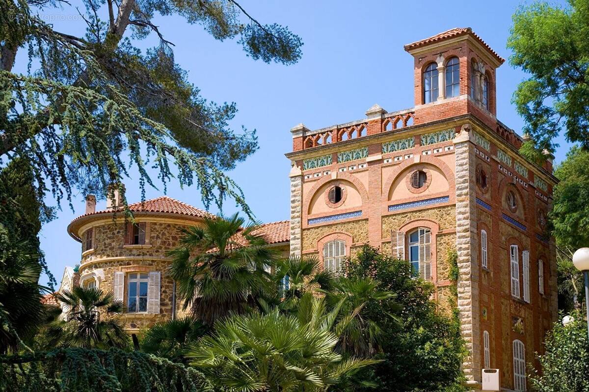 Appartement à LA LONDE-LES-MAURES