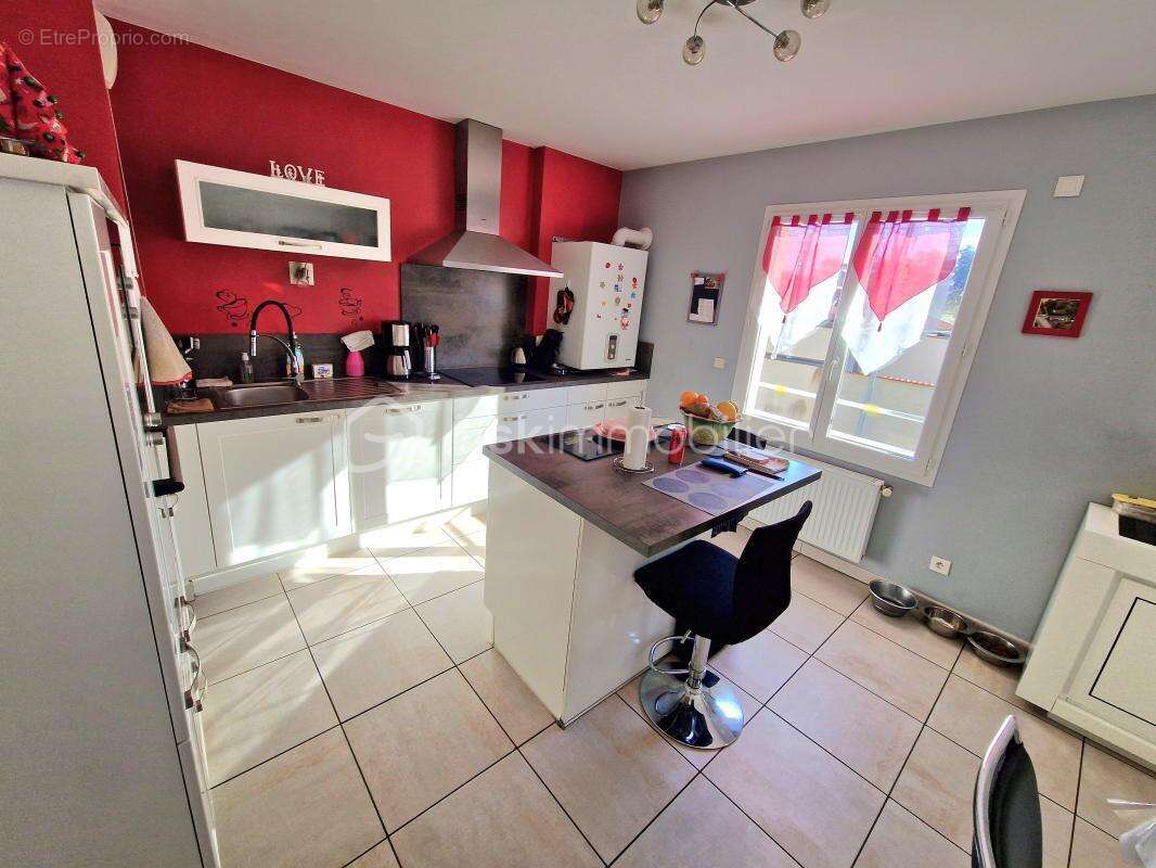 Appartement à ANDREZIEUX-BOUTHEON