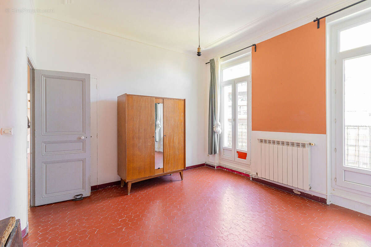Appartement à MARSEILLE-2E