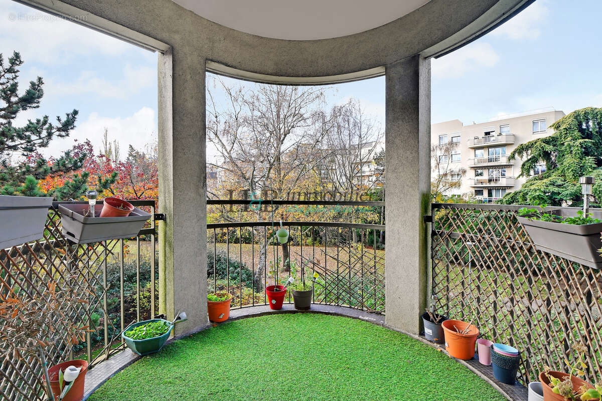 3 pièces   74 m2 avec 8 m2de balcon - exposé Sud-Ouest donnant sur le Parc de l’Alsacienne - photo 13