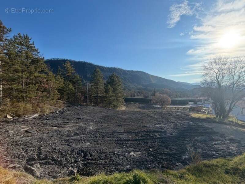 Terrain à LE BRUSQUET