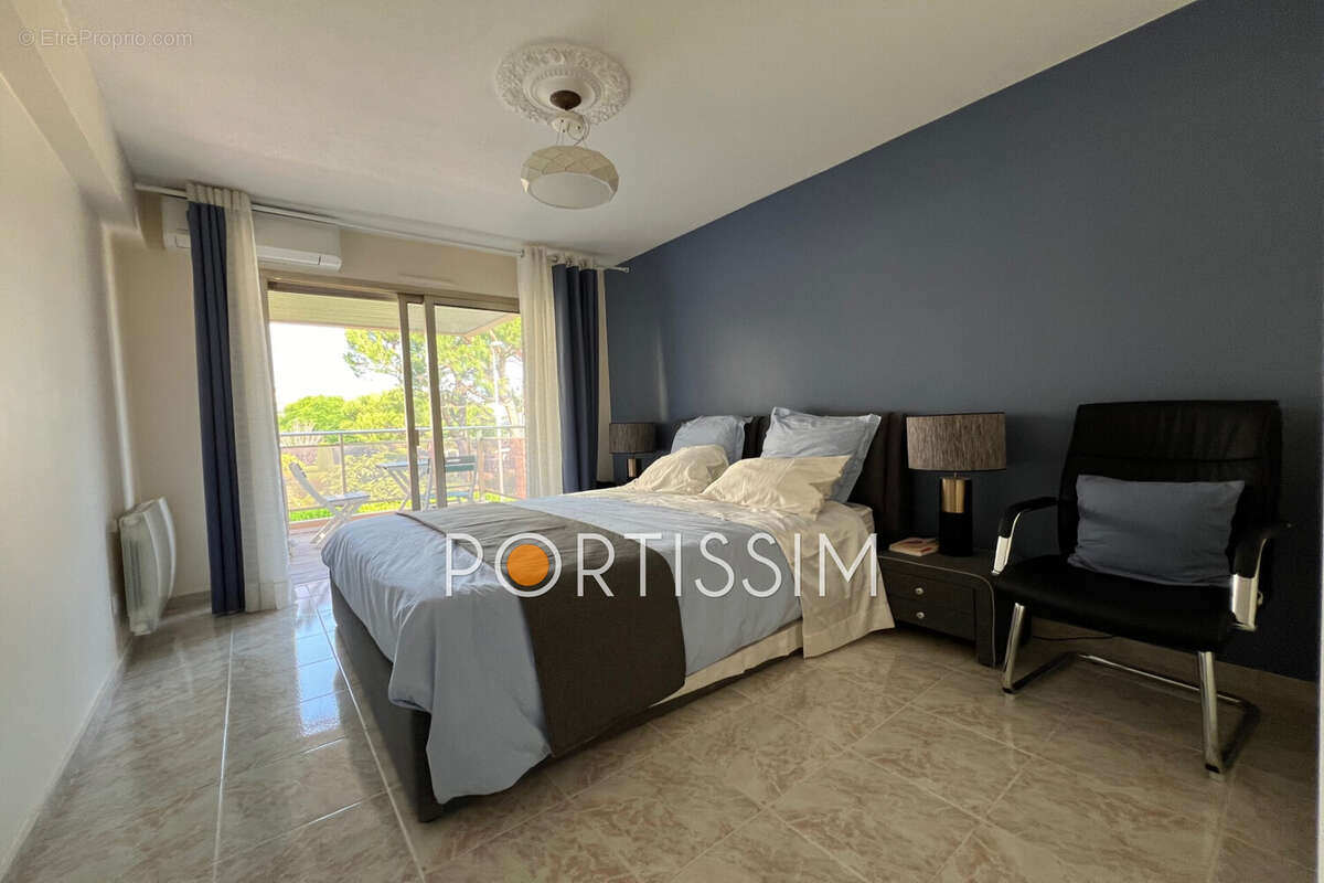 Appartement à SAINT-LAURENT-DU-VAR